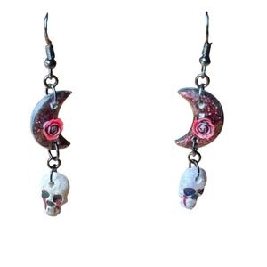 Gothic Vampire Moon Red Rose & Bleeding Skull Dark Academia Earrings Gun Metal